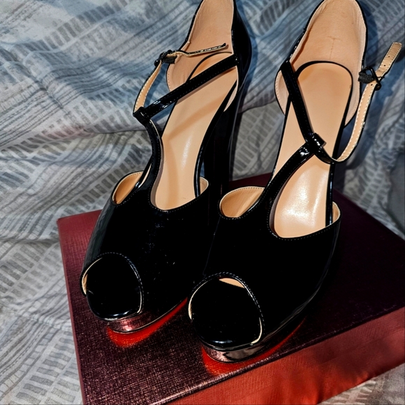 T strap platform heels - Picture 5 of 5